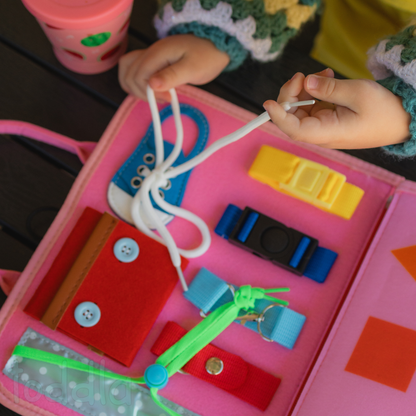 BusyBræt™ Lek, lär och upptäck – skärmfritt och utvecklande.