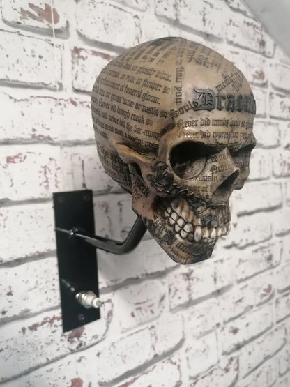 SkullRack – Hållare för hjälm och jacka