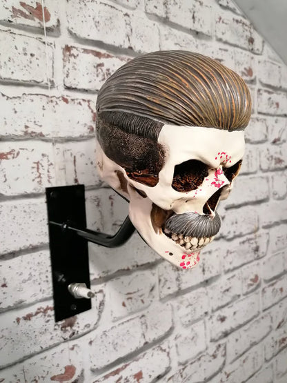 SkullRack – Hållare för hjälm och jacka