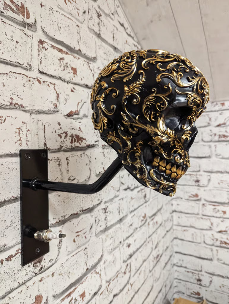 SkullRack – Hållare för hjälm och jacka