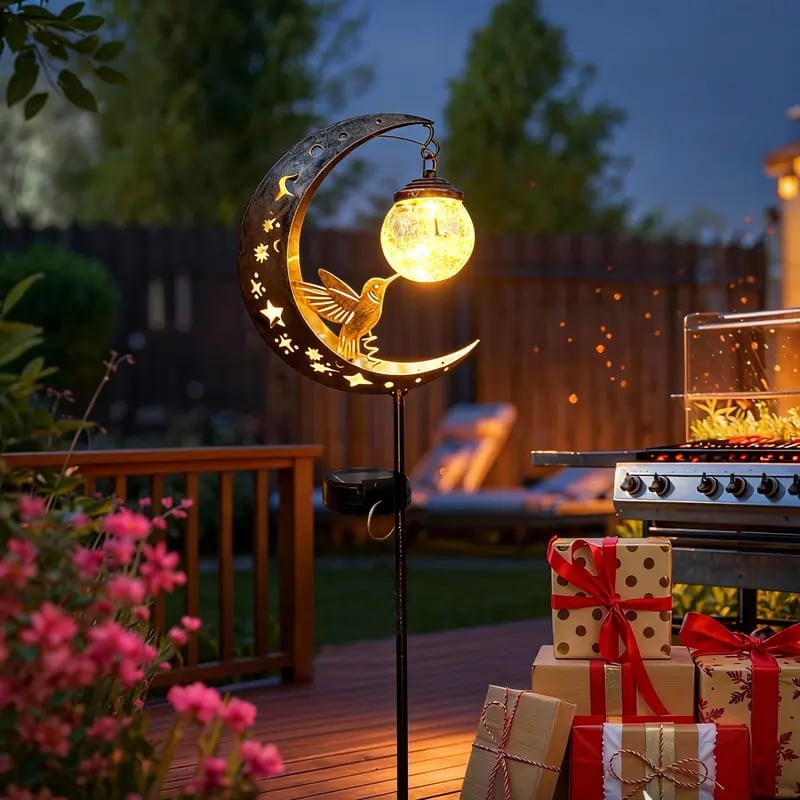 GlowCharm – Solcellsdriven LED-fjäril för trädgården